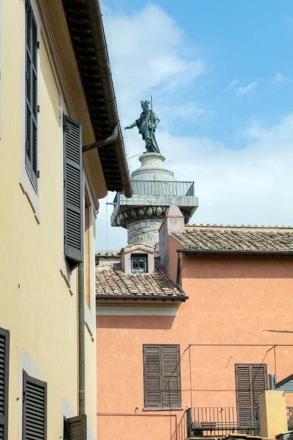 Hadrianus Temple - The Venue Collection 2* Rome