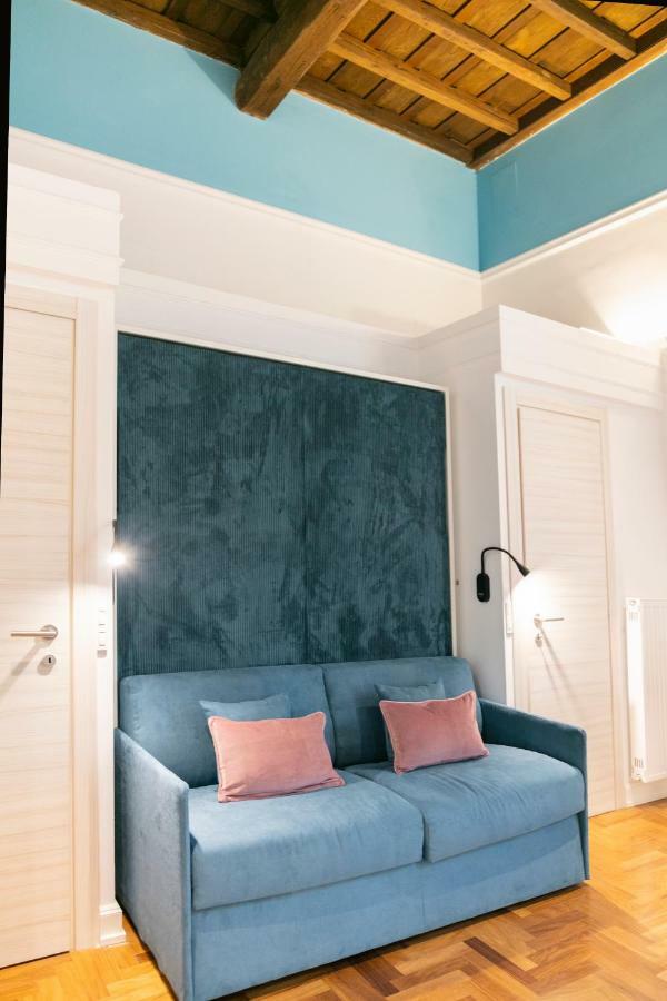 Hadrianus Temple - The Venue Collection Guest house Rome